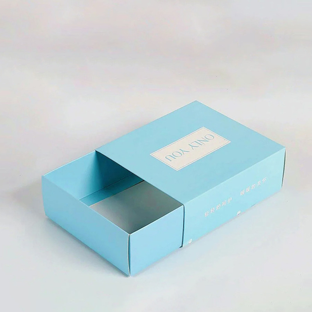 Chic Custom Logo Boxes Made from Recycled Materials