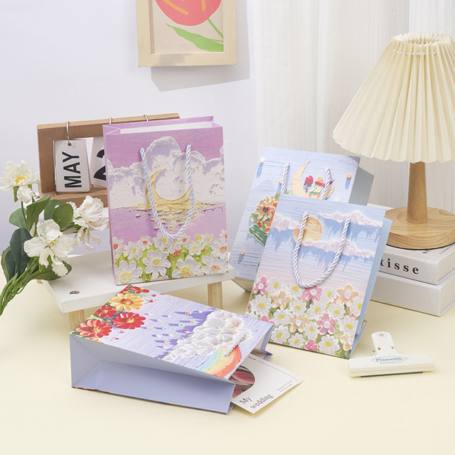 Arts and Crafts Glossy Lamination Christmas Gift Bag with High Quality