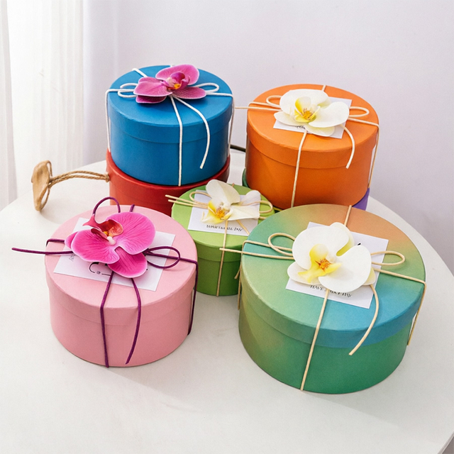 .Eco-Friendly Cylinder Gift Box for Sustainable Gifting Solutions