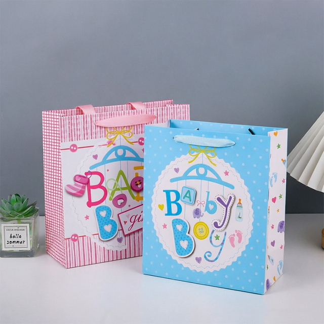 Personalized Paper Bags for Clothing and Footwear Businesses