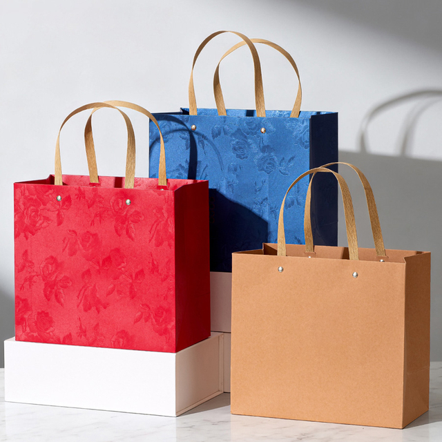 Eco-Friendly Hot-Stamping Fashion Paper Gift Bags for Retail